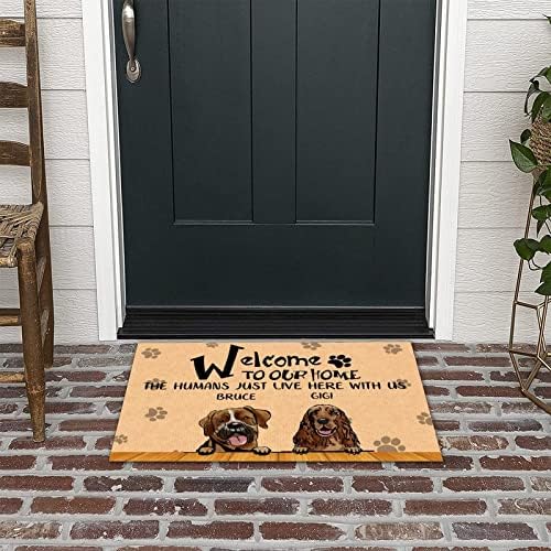 Dobrodošli u naš dom, ljudi samo žive ovdje s nama iznutra vanjski ulaz Personalizirani pseći PAS PAWS Print