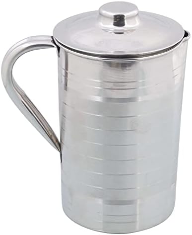 Silver vode od nehrđajućeg čelika sa pićem popije